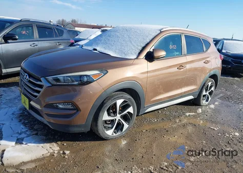 2017 Hyundai Tucson Sport z USA, uszkodzony, nr VIN KM8J3CA27HU393606